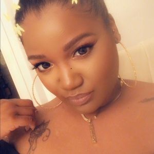 Meet your Posher, Charnetta